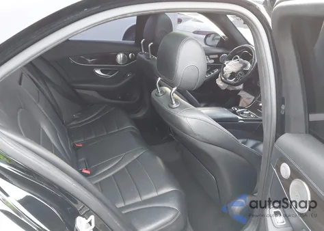 2015 Mercedes-Benz C 300 Luxury/Sport z USA, uszkodzony, nr VIN 55SWF4JB5FU064222